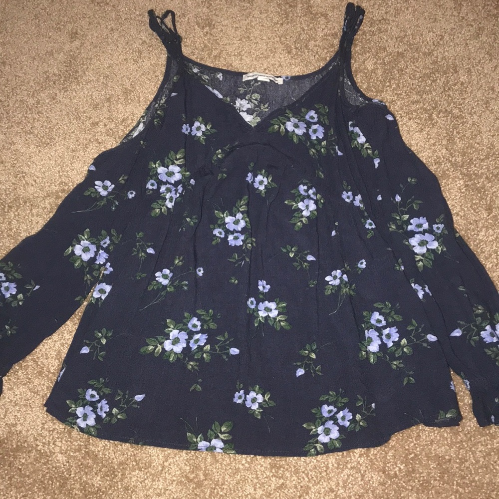 American Eagle top!!